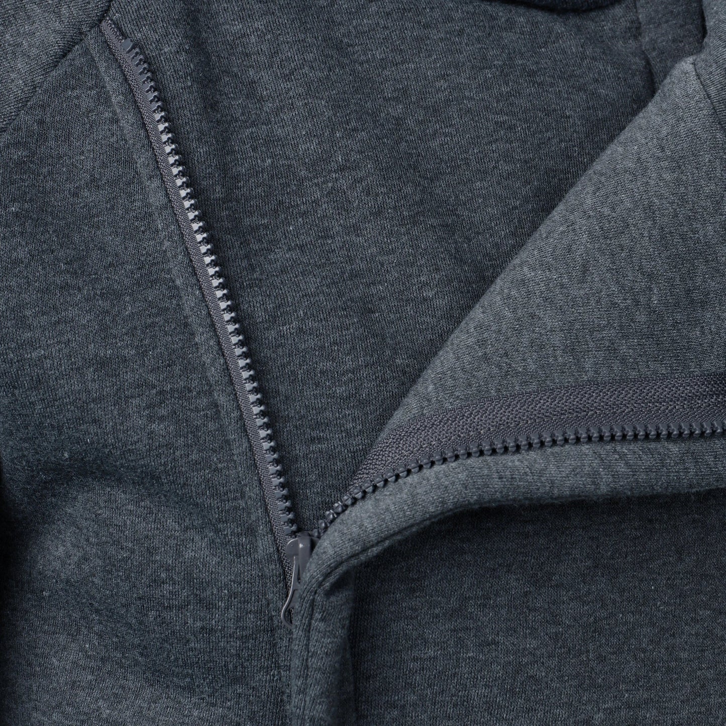 Elegante Zip Hoodie