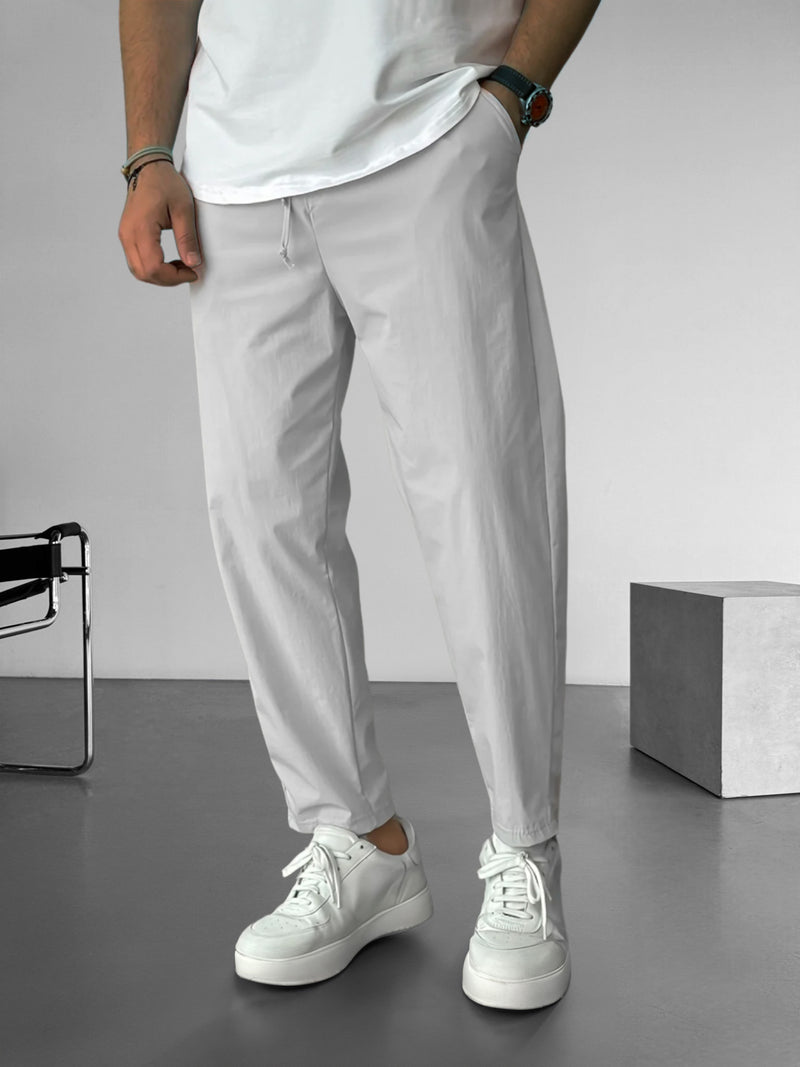 Elegante, taps toelopende broek met koord