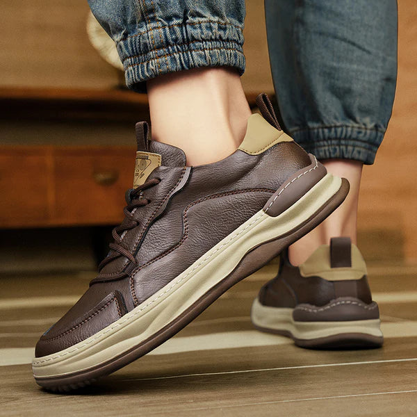 Leren schoenen met hoge zolen
