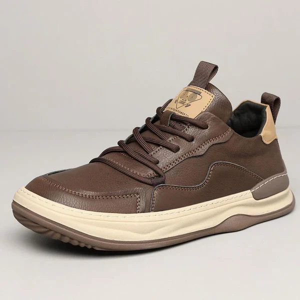 Leren schoenen met hoge zolen