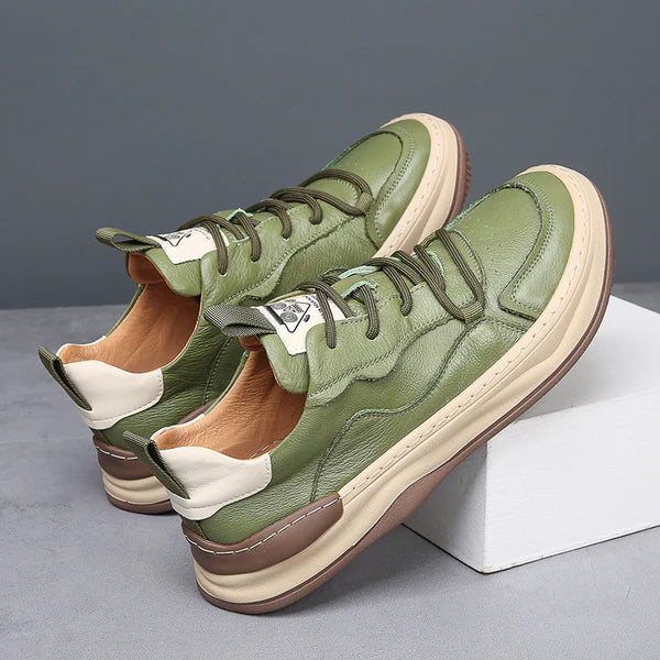 Leren schoenen met hoge zolen
