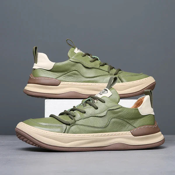 Leren schoenen met hoge zolen