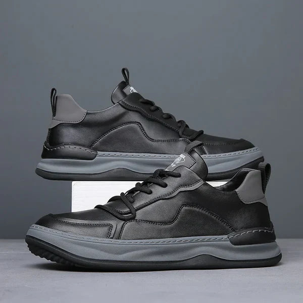 Leren schoenen met hoge zolen