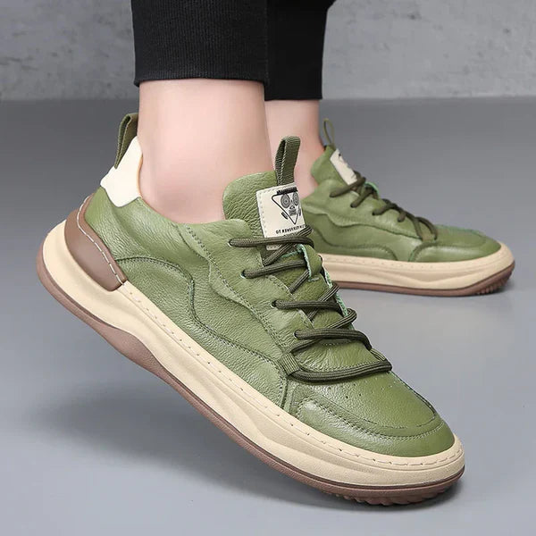 Leren schoenen met hoge zolen