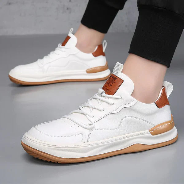 Leren schoenen met hoge zolen