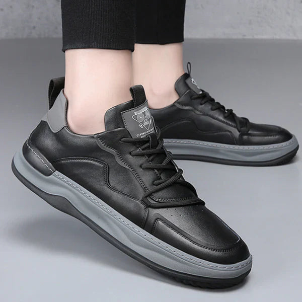 Leren schoenen met hoge zolen