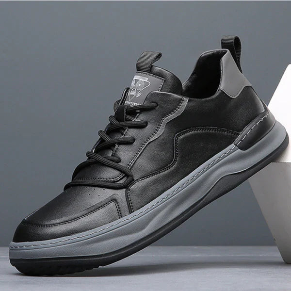 Leren schoenen met hoge zolen